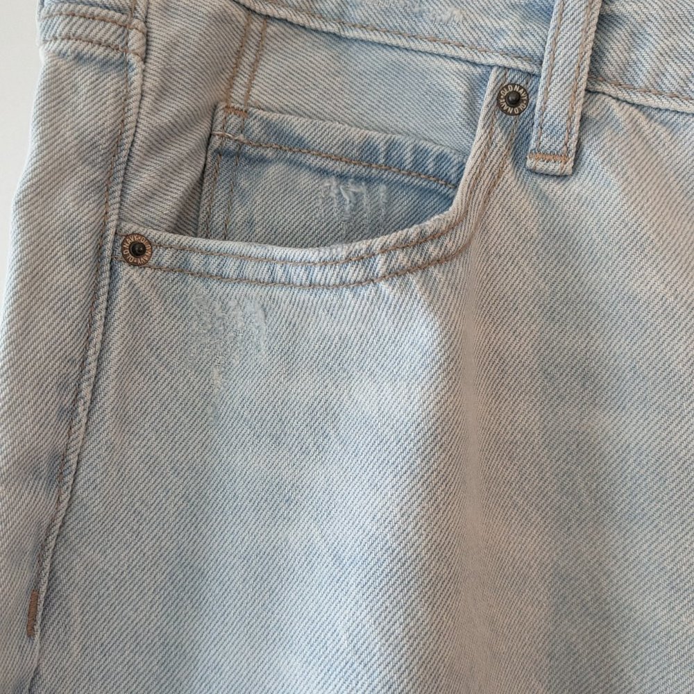 🌸 NWT Old Navy Mid-Rise Slouchy Taper Light Non-Stretch 12P Knee Ripped Jeans - Picture 7 of 10